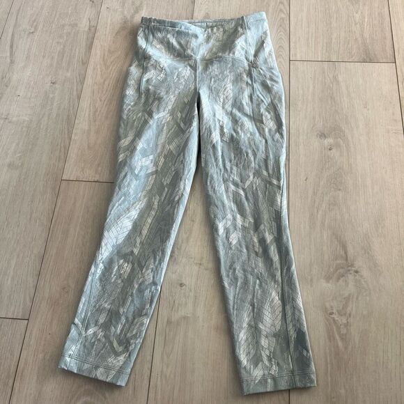 Lululemon women’s leggings crop size 4 - Picture 1 of 9